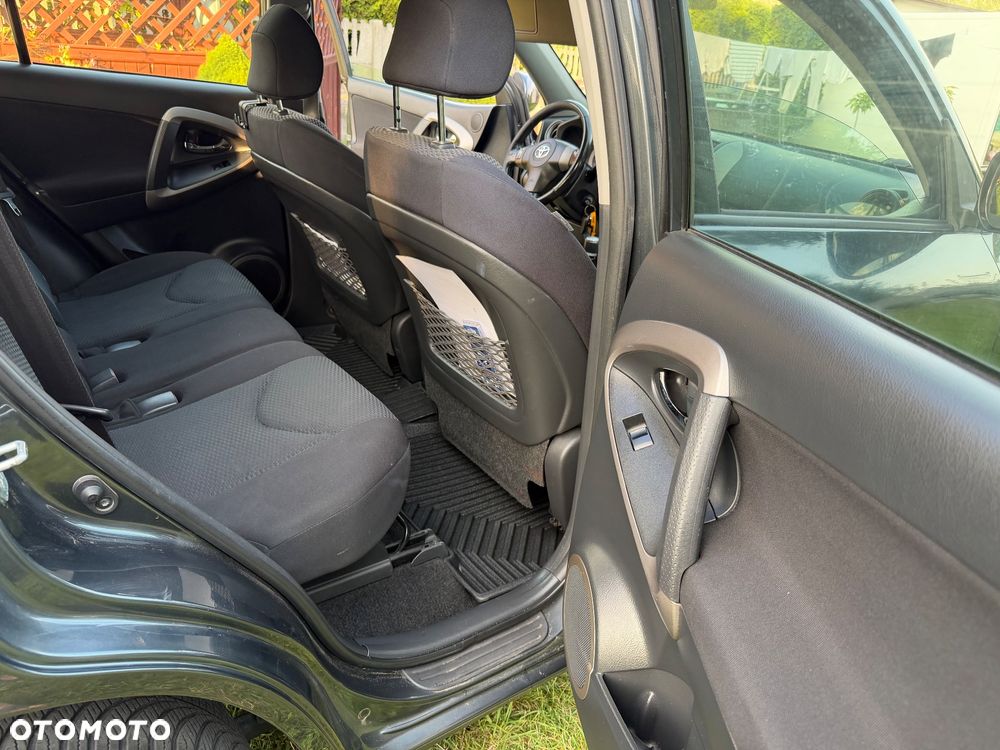 Toyota RAV4 - 9