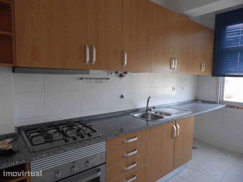 Apartamento T2 para Arrendamento em Vale de Figueira - Grande imagem: 2/8