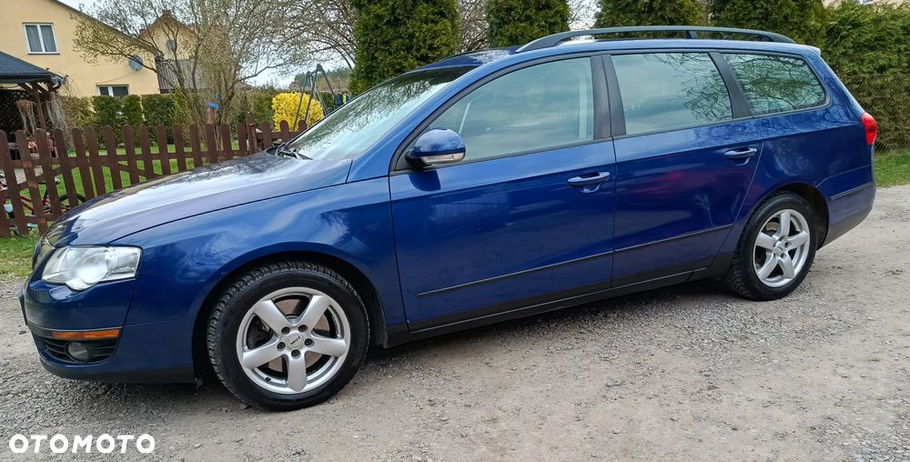 Volkswagen Passat - 4