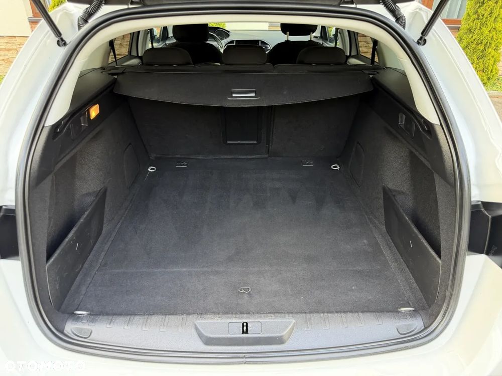 Peugeot 308 1.5 BlueHDi Allure Pack S&S EAT8 - 22