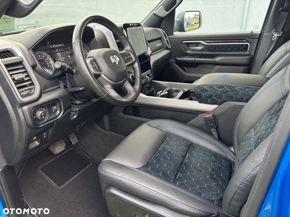 Dodge RAM 5.7 4x4 - 8
