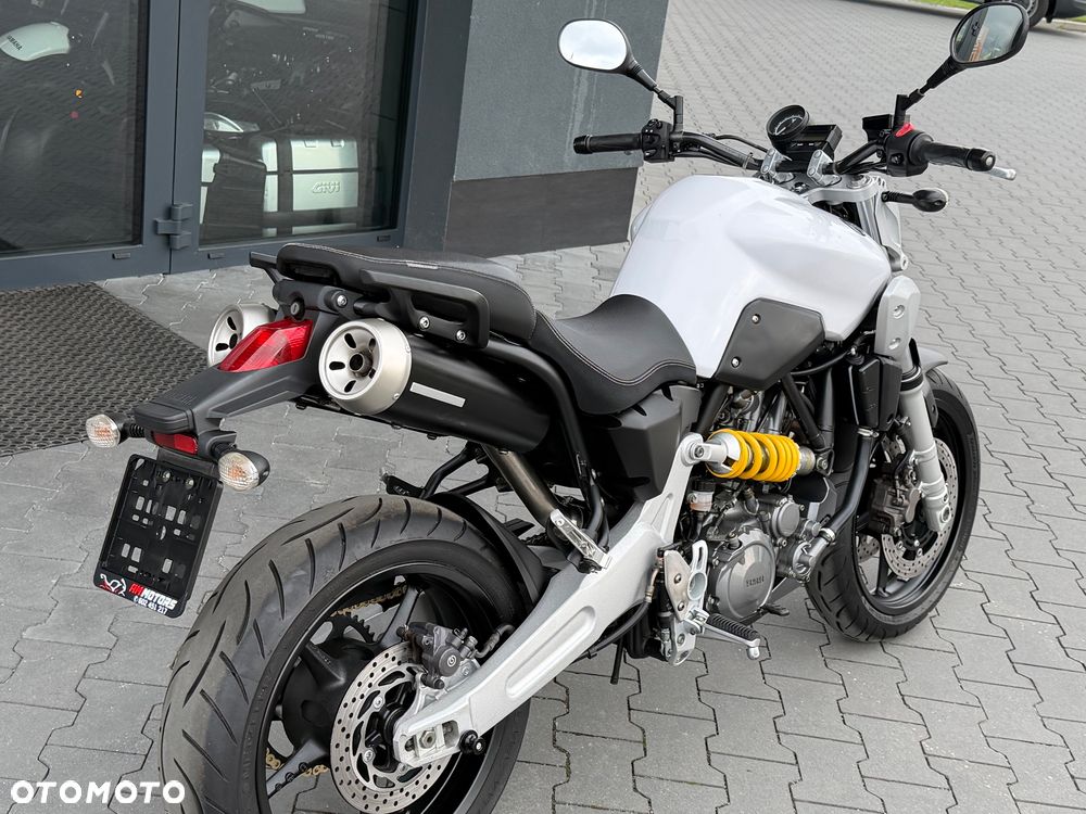 Yamaha MT - 6