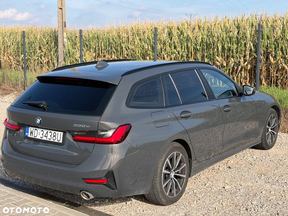 BMW Seria 3 330e Luxury Line - 6