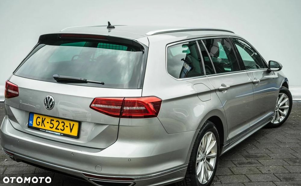 Volkswagen Passat 2.0 TDI (BlueMotion Technology) Highline - 36