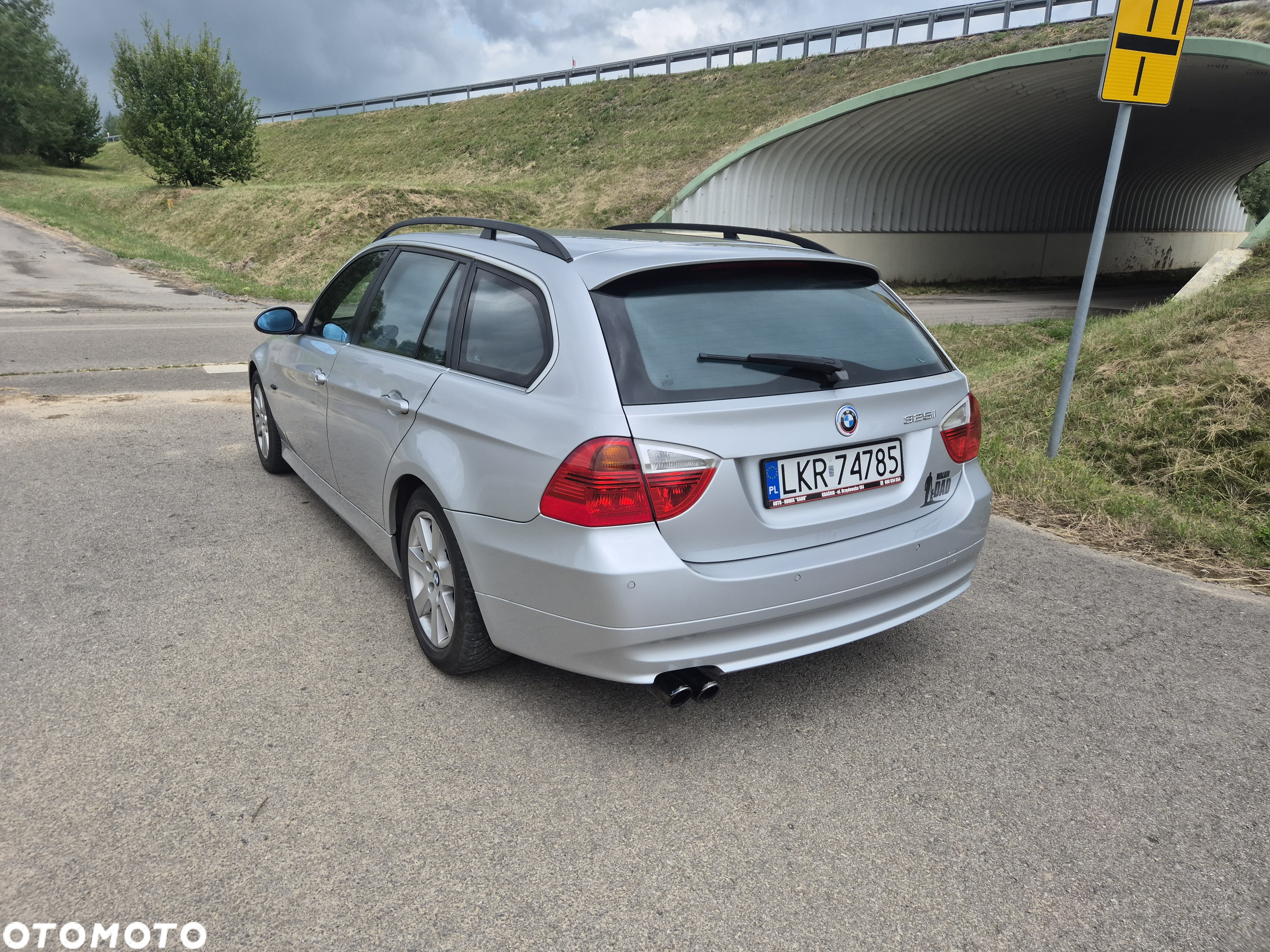 BMW Seria 3 325i Touring - 6
