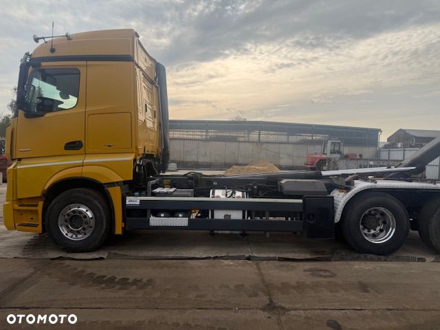 Mercedes-Benz ACTROS - 3
