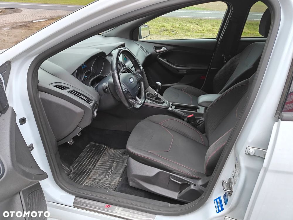 Ford Focus 1.5 EcoBoost STart-Stopp-System ST-LINE - 9