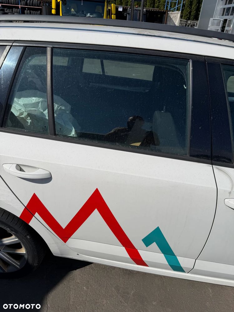 Skoda Octavia 2,0 TDI 13-20r drzwi tył prawe lub lewe - 2