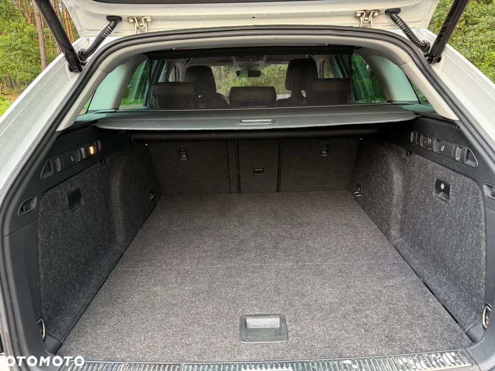 Skoda Superb 2.0 TDI 4x4 DSG Premium Edition - 29