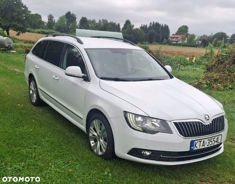 Skoda Superb 2.0 TDI DSG Ambition - 1