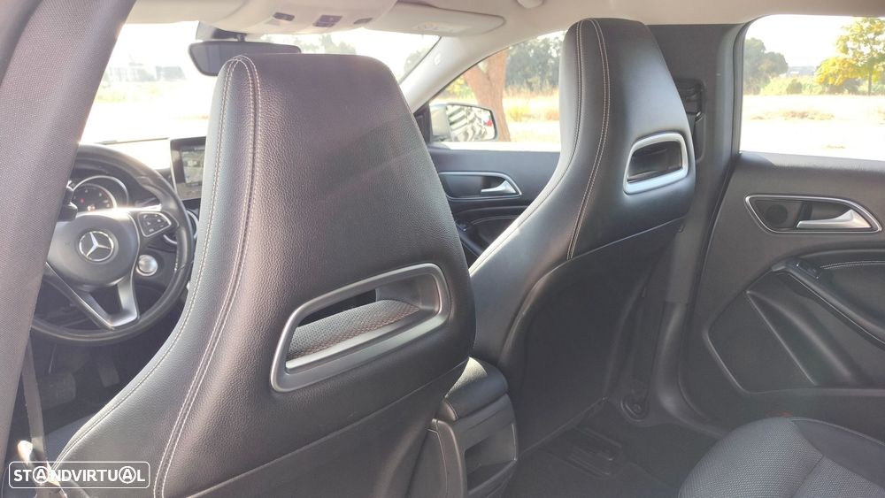 Mercedes-Benz CLA 200 d Shooting Brake AMG Line Aut. - 15