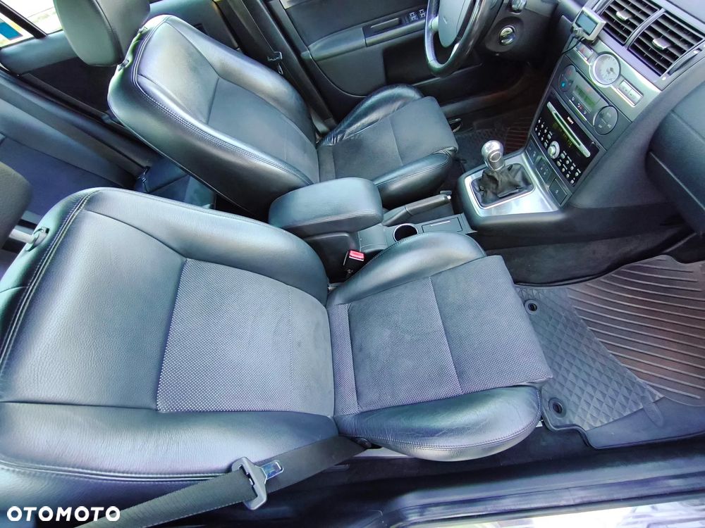 Ford Mondeo 2.2 TDCi Titanium X - 14