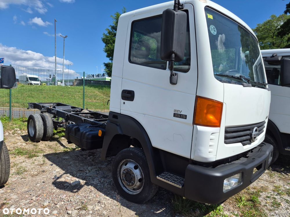 Nissan Atleon - 2