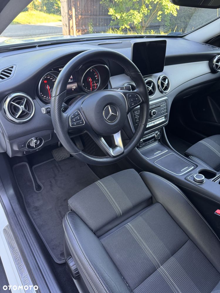 Mercedes-Benz GLA - 5