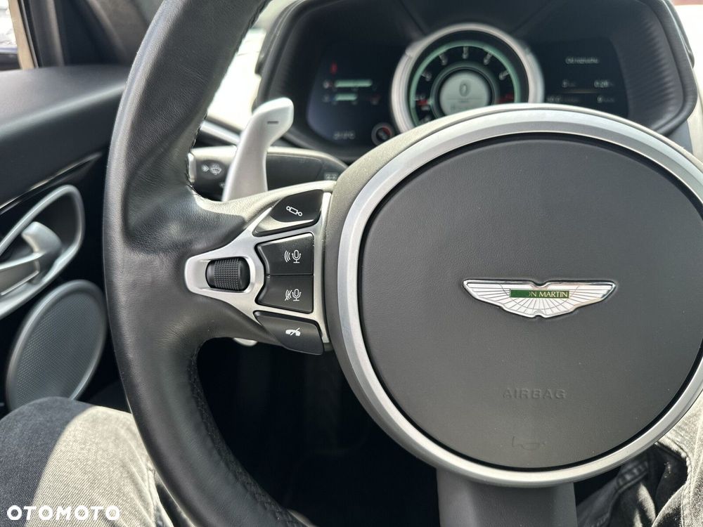 Aston Martin DB11 V8 - 18