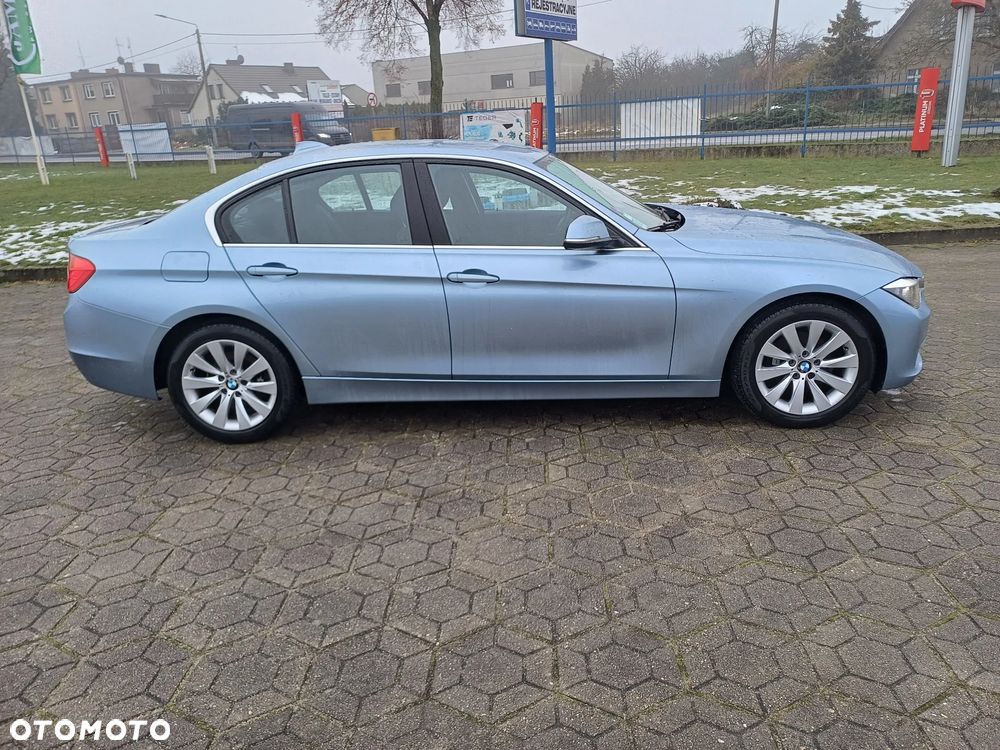 BMW Seria 3 316i Luxury Line - 4