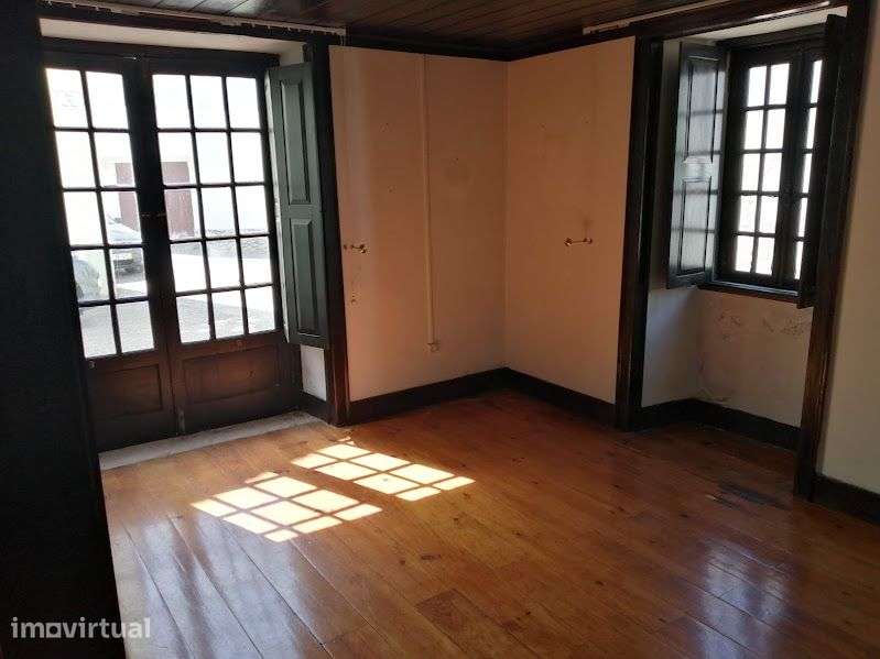 Casa T5 no centro da localidade de Verride - Grande imagem: 2/37