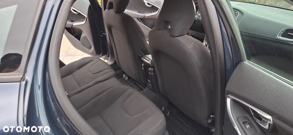 Volvo V40 T2 Kinetic - 20