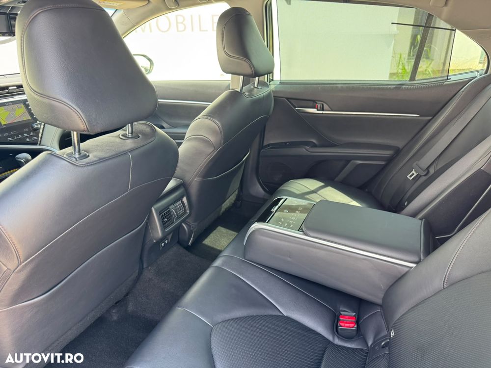 Toyota Camry 2.5 Dynamic - 11