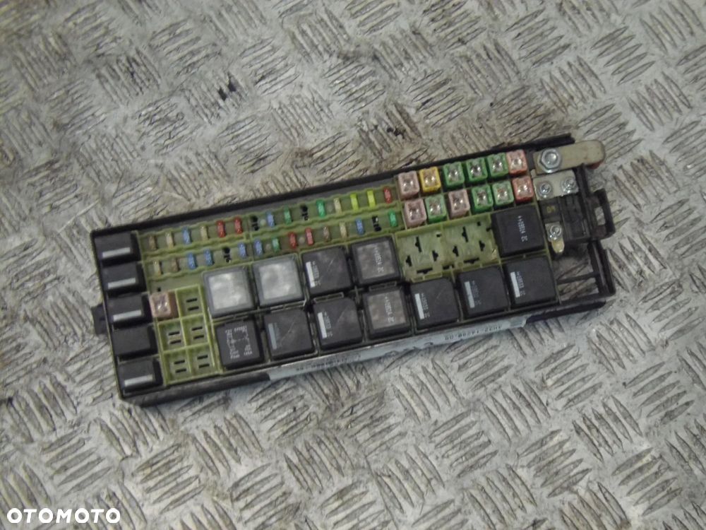 RANGE ROVER SPORT L320 LIFT AH32-14290-GB SKRZYNKA BEZPIECZNIKÓW 3.0D 2011R - 1