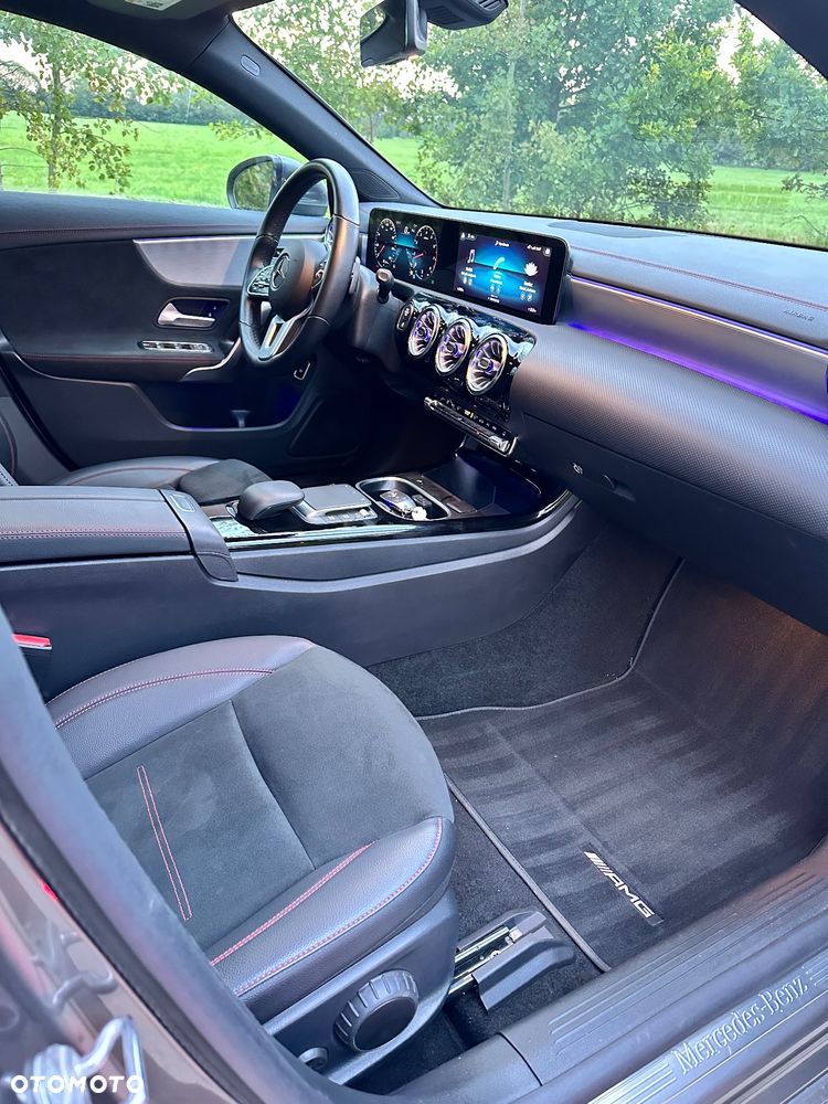 Mercedes-Benz CLA 250 4-Matic AMG Line 7G-DCT - 21