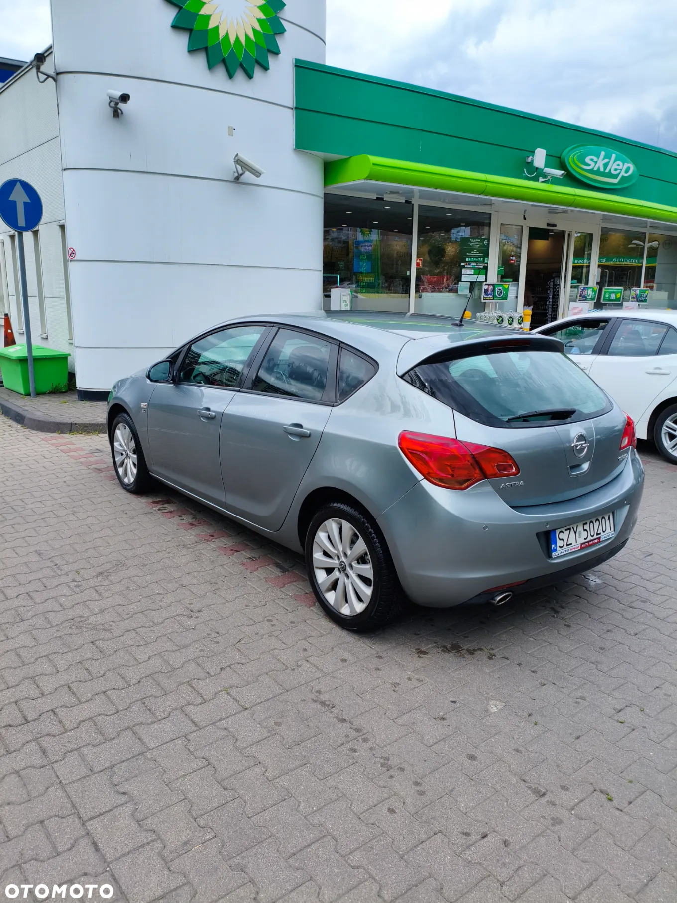 Opel Astra GTC 1.4 Turbo - 4