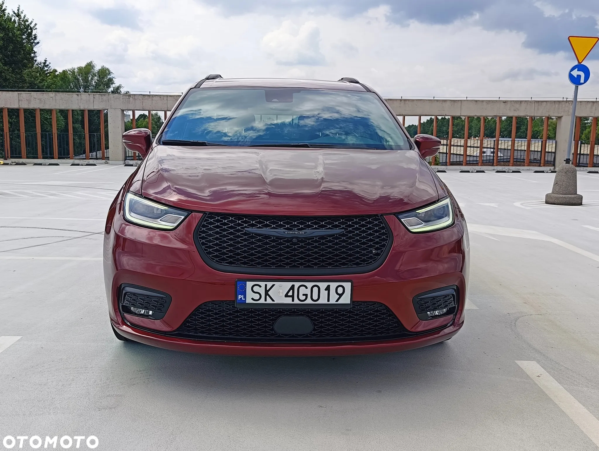 Chrysler Pacifica - 5