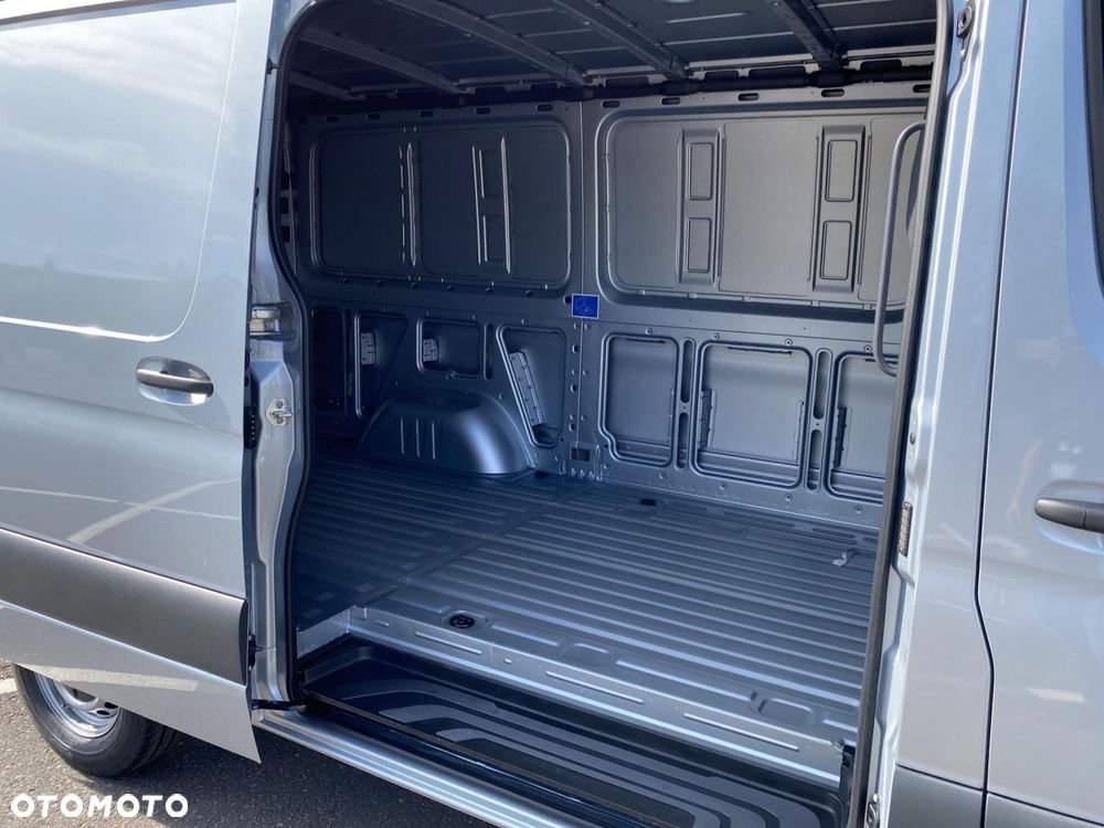 Mercedes-Benz Sprinter - 20