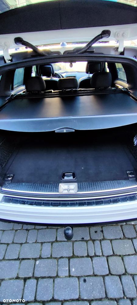 Mercedes-Benz Klasa C 180 CGI Automatik BlueEFFICIENCY Avantgarde - 21