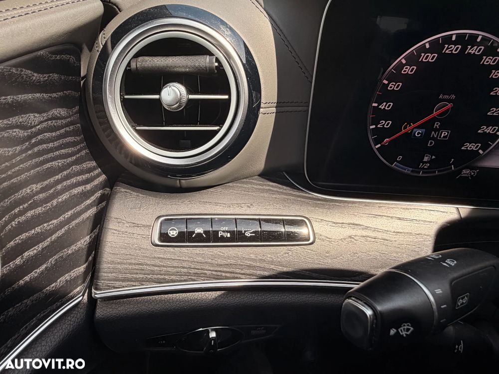 Mercedes-Benz E 300 de 9G-TRONIC - 28