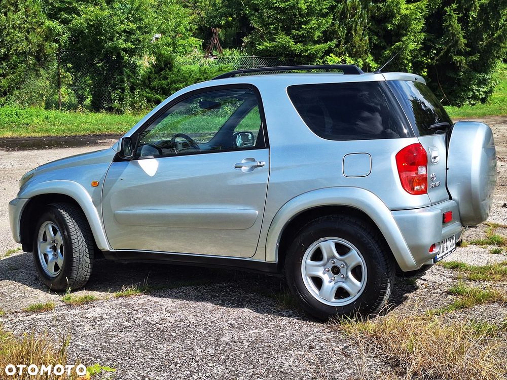Toyota RAV4 D-4D 4x4 - 13
