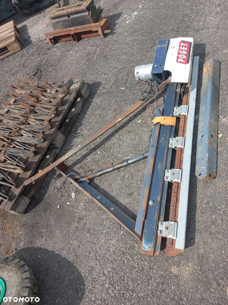 Rozrzutnik plew Massey Ferguson,Dronninborg, skrzynia biegów,kosa do rzepaku Poget,geringhoff hvl660,32,34,36,94804102300,94800002284,koł do pługu. - 2