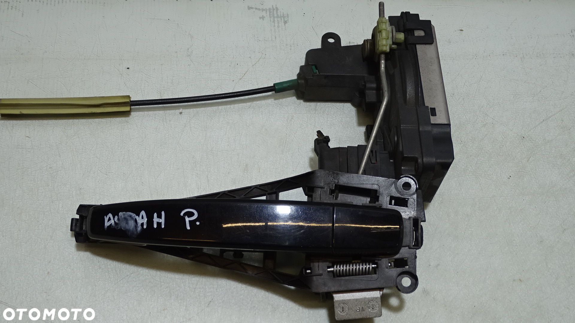 ZAMEK PRAWY PRZÓD DRZWI + KLAMKA OPEL ASTRA H 1.9CDTI OPC 13210749 - 1