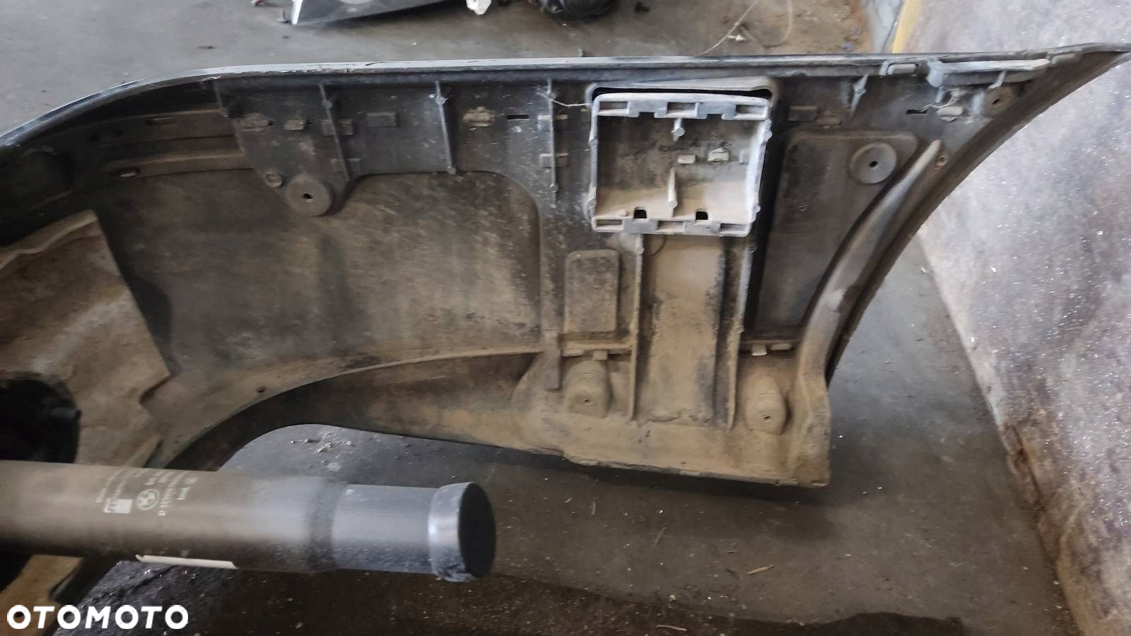 ZDERZAK TYŁ TYLNY BMW E39 SEDAN PRZEDLIFT 303/9 - 12
