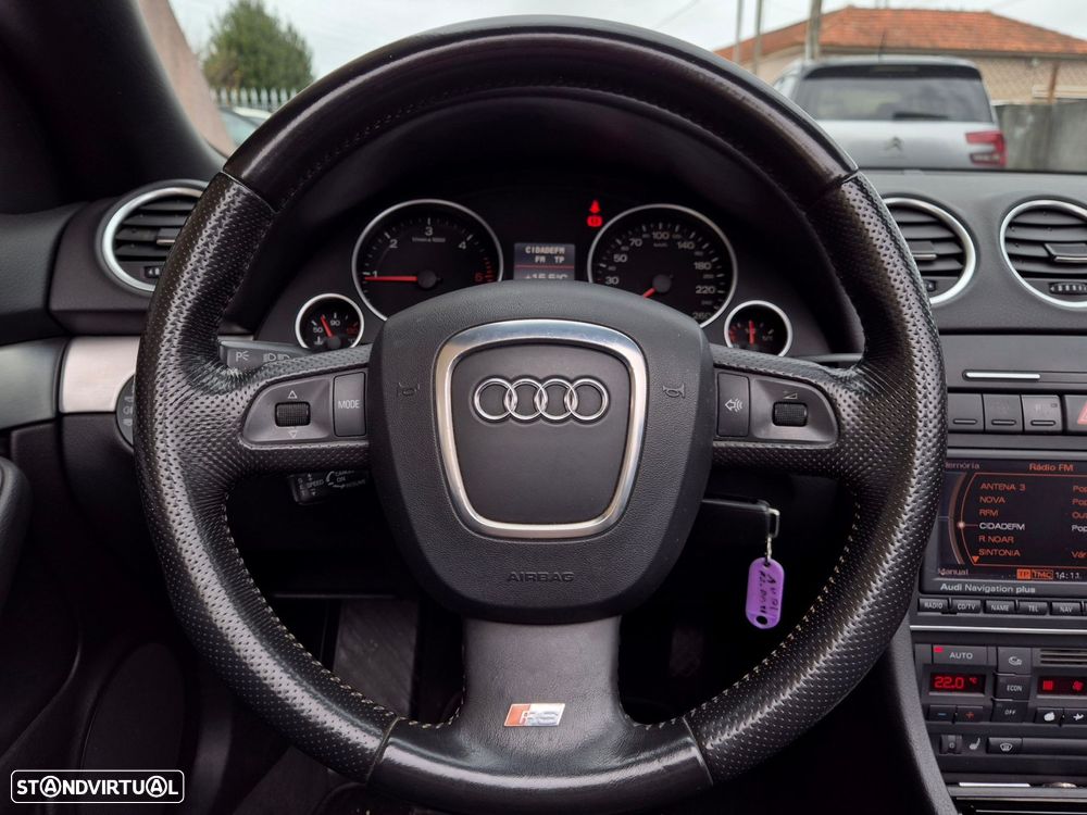 Audi A4 Cabrio 2.0 TDi S-line - 20