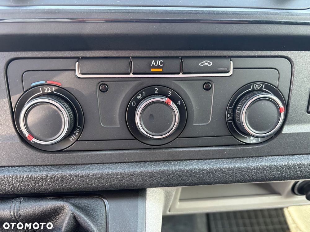 Volkswagen Transporter - 17