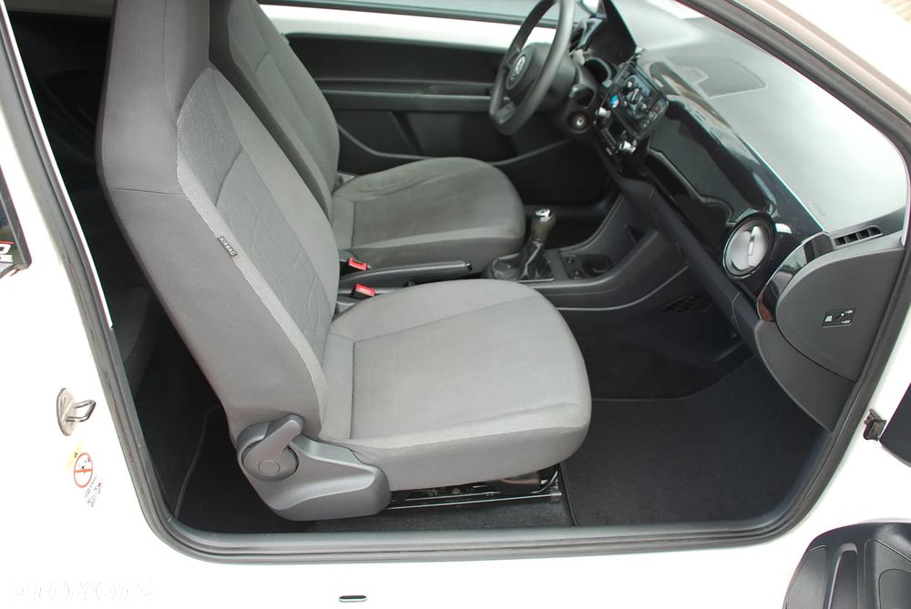 Volkswagen up! white - 12