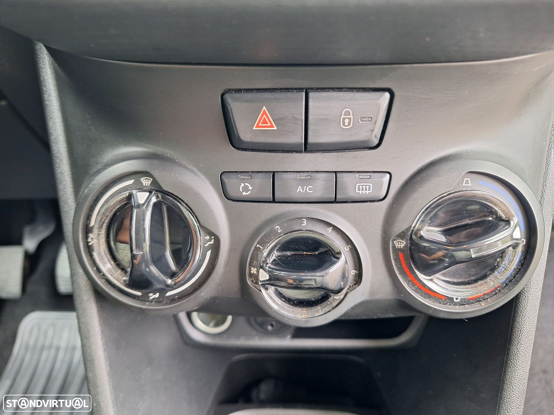 Peugeot 208 1.2 PureTech Style - 25