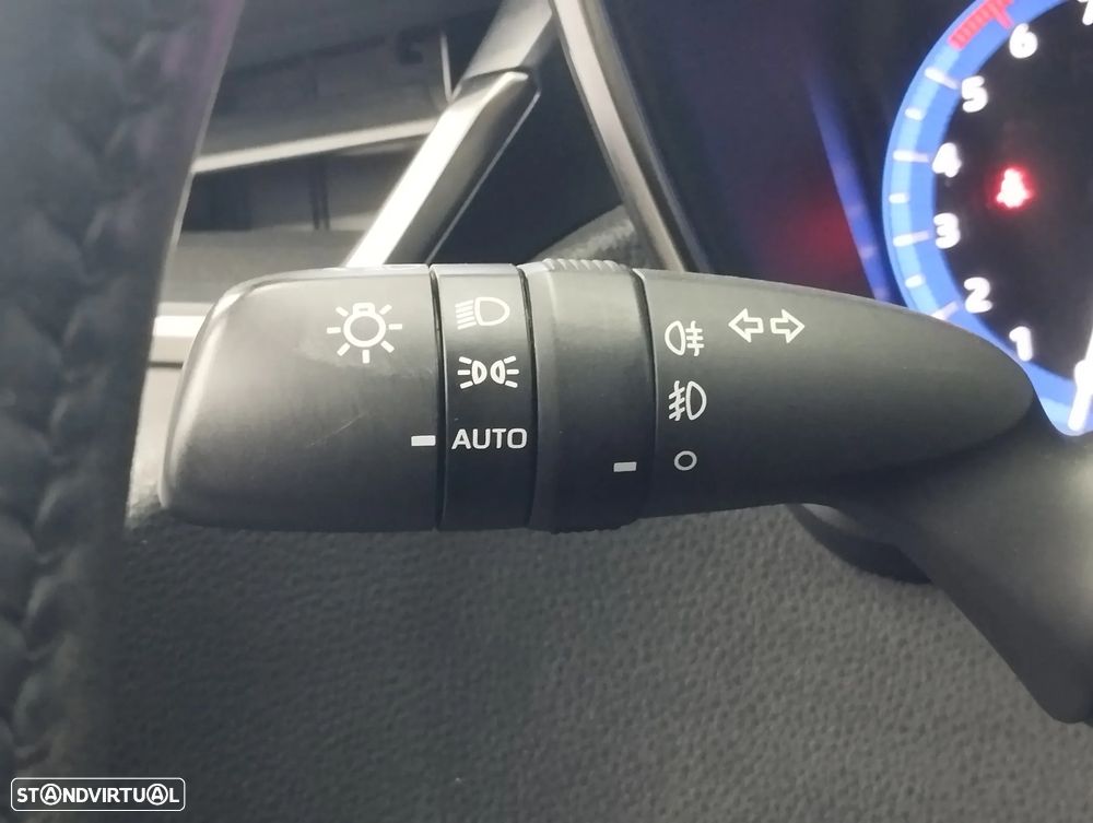 Toyota Corolla 1.8 Hybrid Comfort - 21