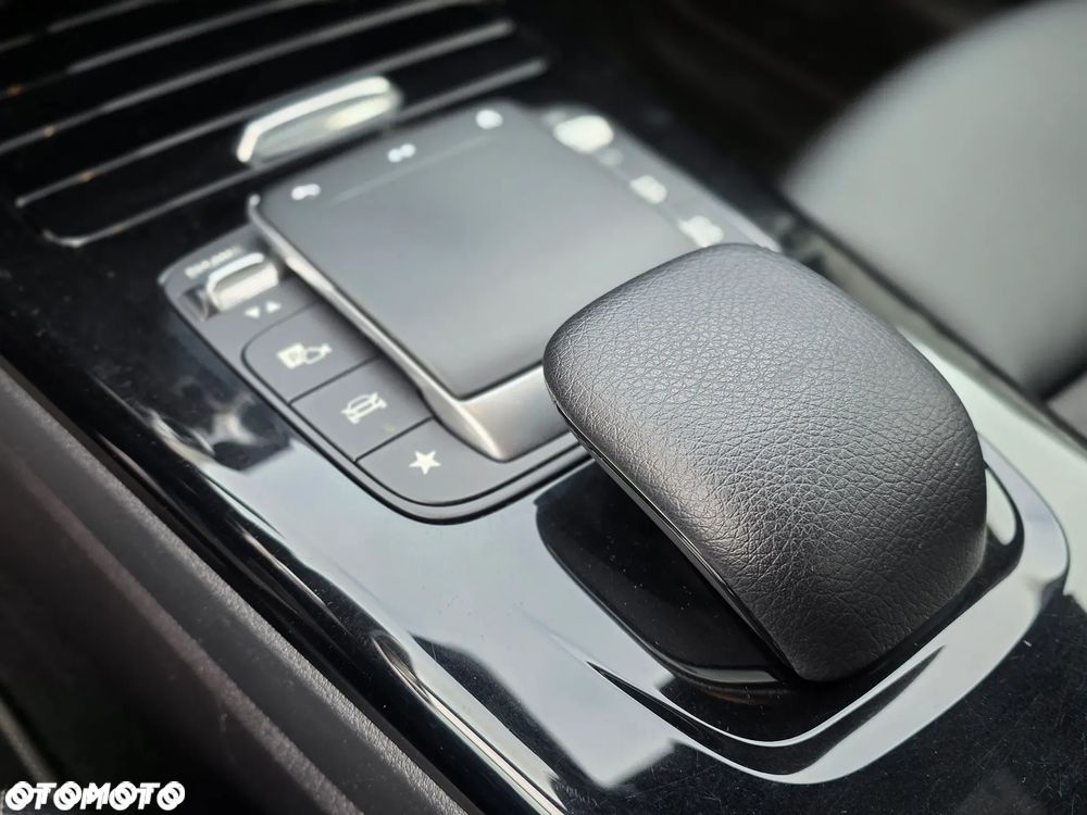 Mercedes-Benz Klasa A 180 Edycja specjalna 7G-DCT - 33