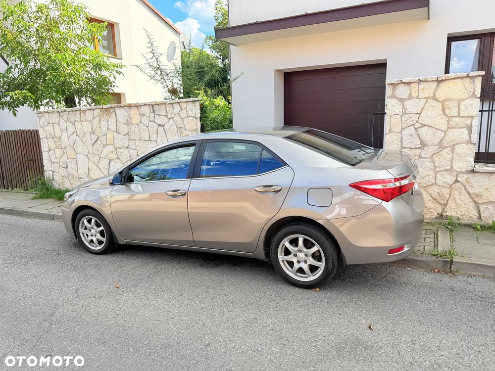 Toyota Corolla - 2