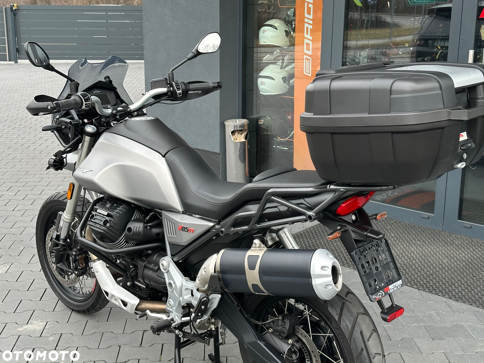Moto Guzzi V85 - 30