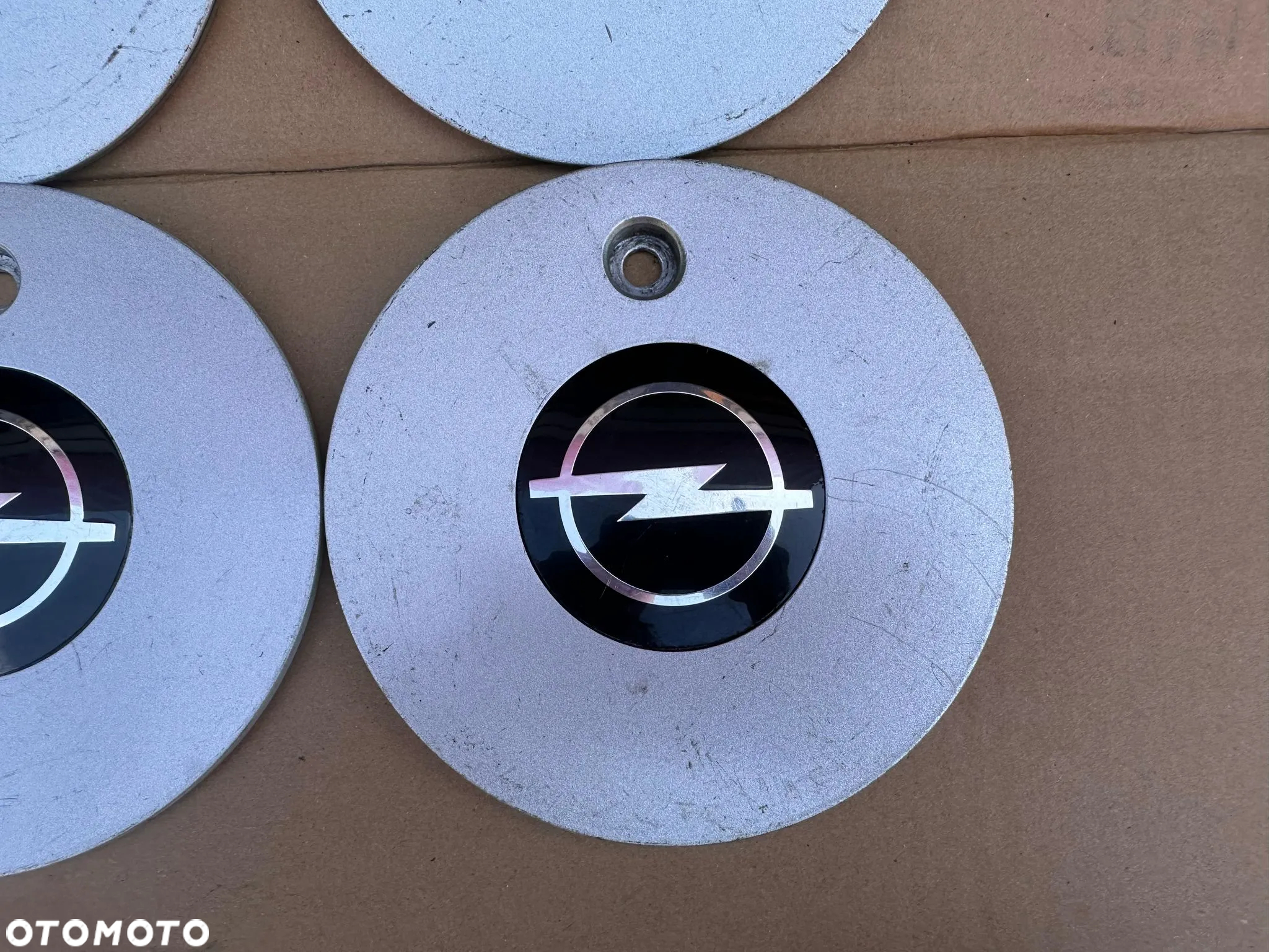 Dekielki emblematy Opel / 90 538 5920P / Komplet - 4