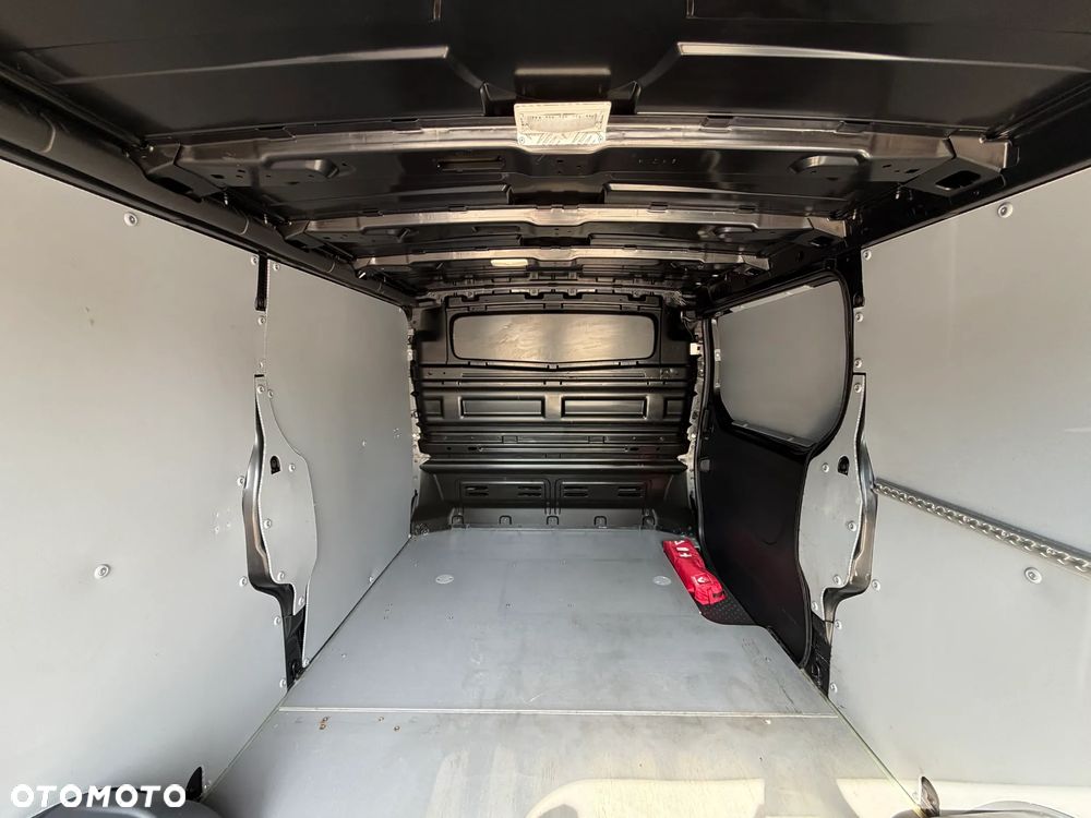 Renault TRAFIC VAN EXTRA L2H1, MAXI LONG, MOCNY SILNIK Euro 6 CI, 2.0 DCI 120KM, ROZRZĄD NA ŁAŃCUCHU, REFLEKTORY LED PURE VISION, KOLOR SPEC. CZARNY METALICZNY, DESIGN BUSINESS+ PAKIET FULL LED + PAKIET CHROM, MOBILNE BIURO, Furgon+ PEŁNA ZABUDOWA ŁADOWNI, Duża ładowność: 1168kg, Długa paka 3m, Pojemność 6,7m3 - 9