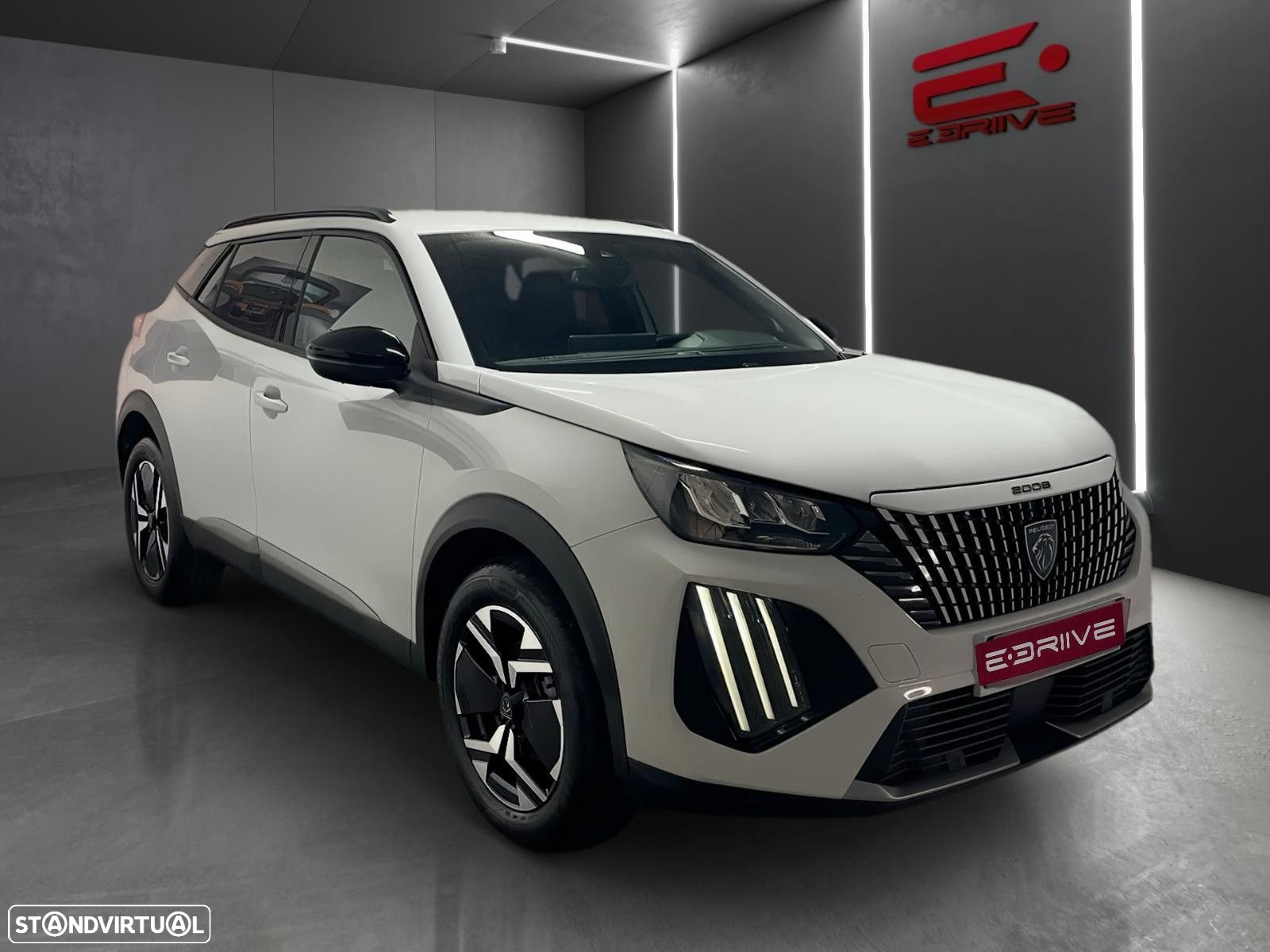 Peugeot 2008 1.2 PureTech Allure EAT8 - 3