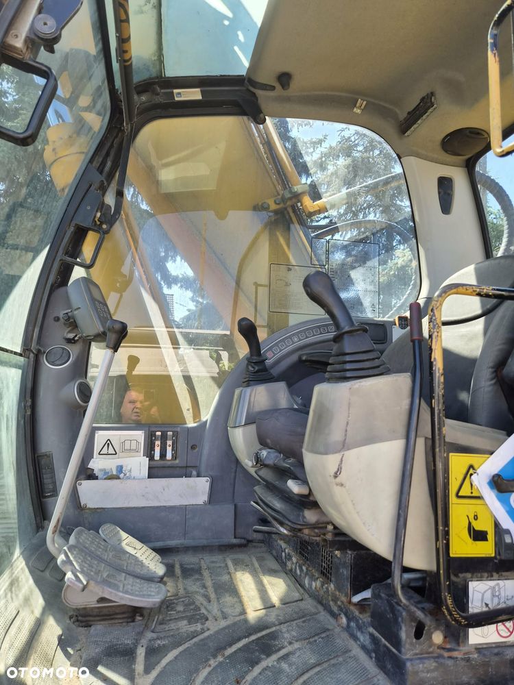 JCB JS240NC - 4