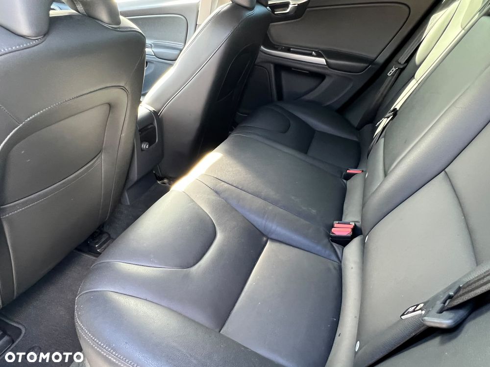 Volvo V60 D3 Geartronic Summum - 30