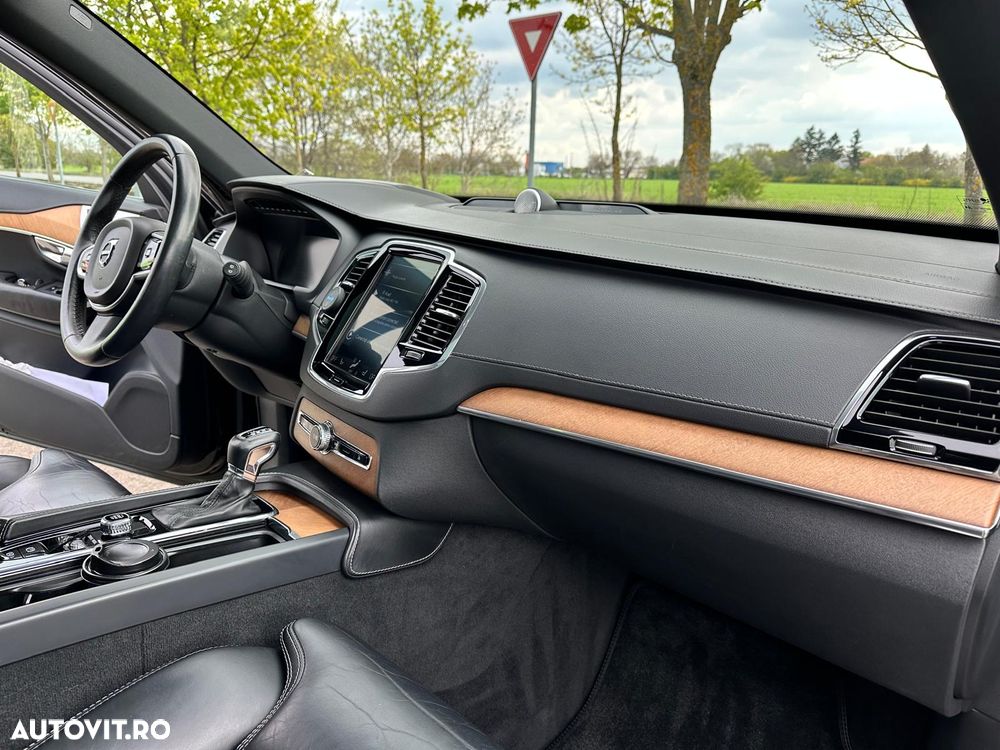 Volvo XC 90 D5 AWD Geartronic Inscription - 24