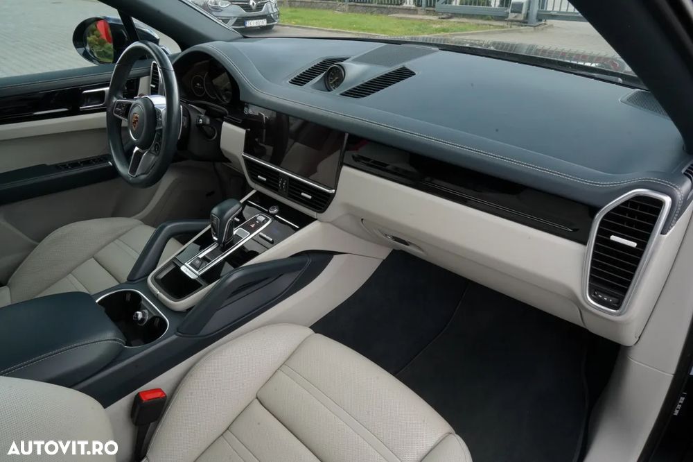 Porsche Cayenne - 28