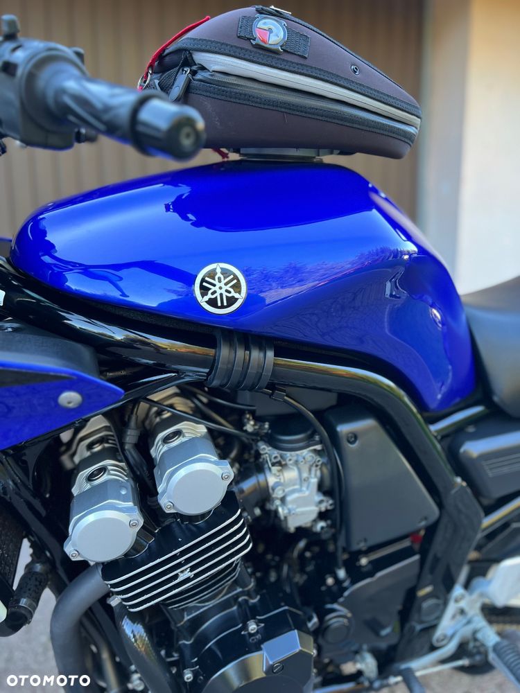 Yamaha FZS - 25